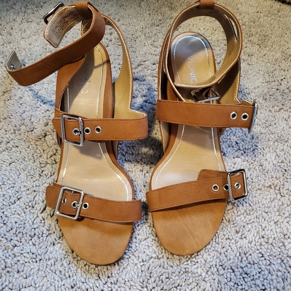Vionic Comfort Women's Tan Heels